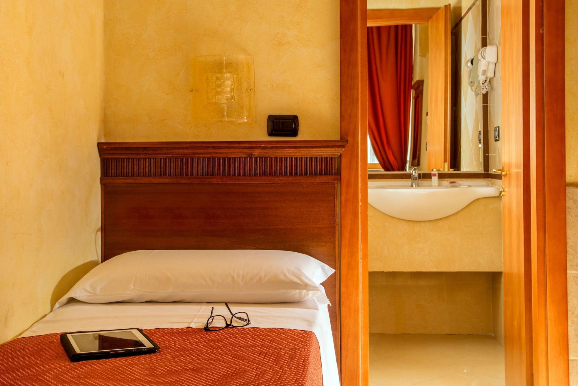 Hotel Luciani Rome Bagian luar foto
