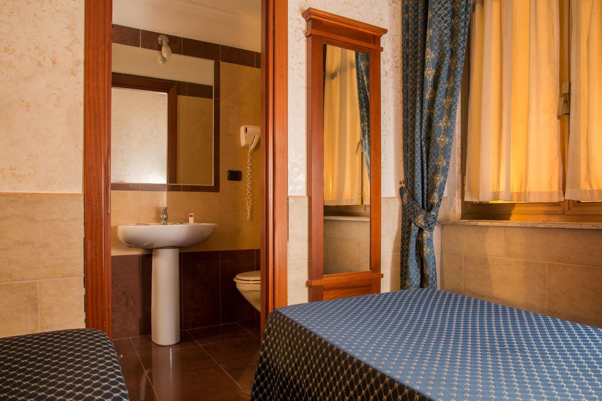 Hotel Luciani Rome Bagian luar foto