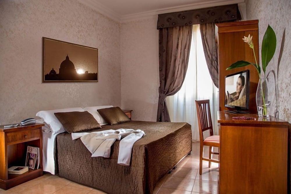 Hotel Luciani Rome Bagian luar foto