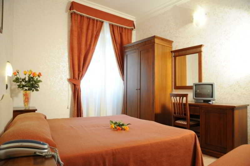 Hotel Luciani Rome Bagian luar foto