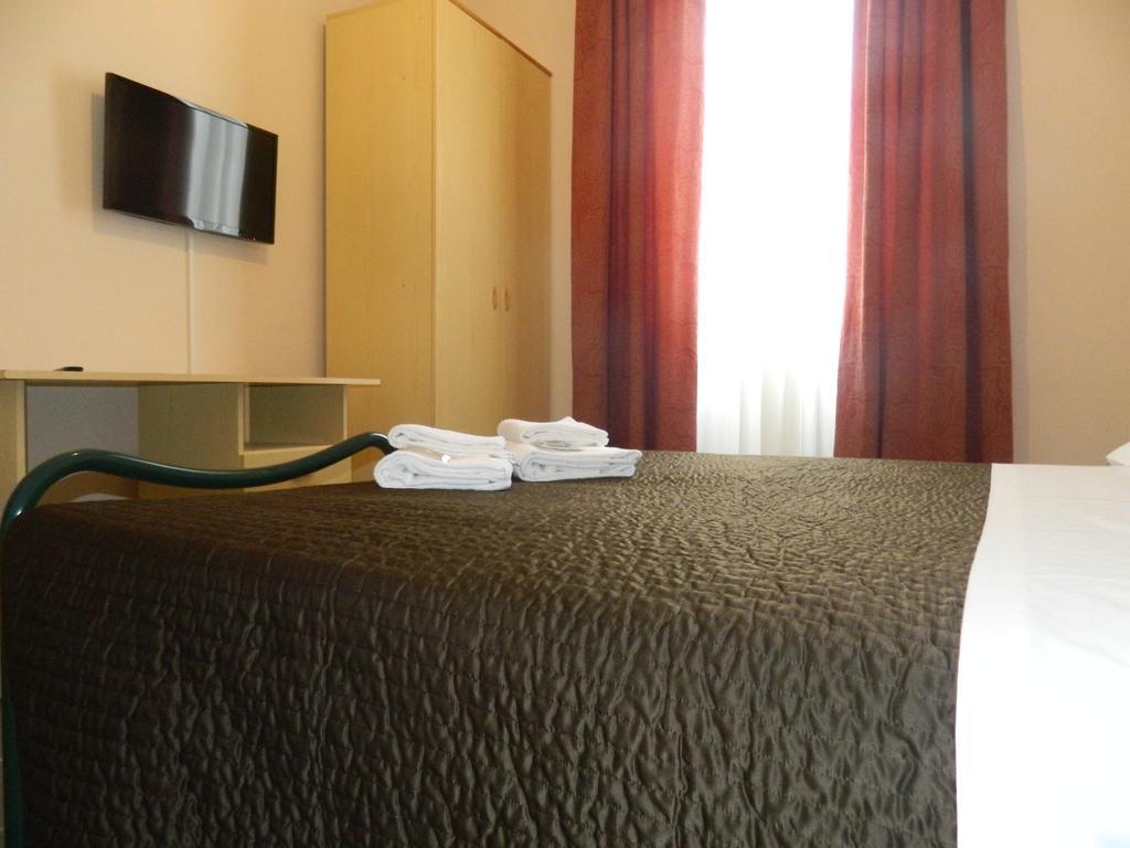 Hotel Luciani Rome Bagian luar foto