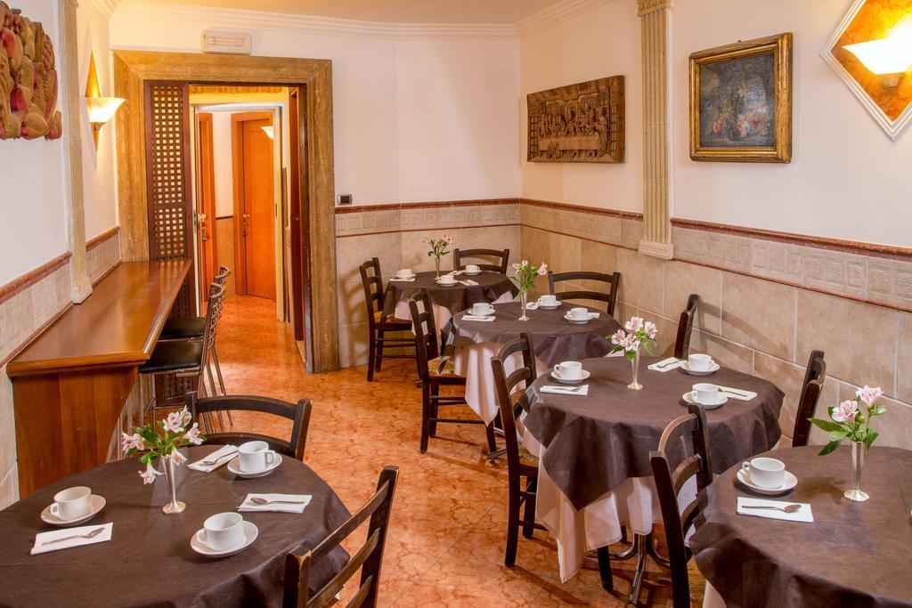 Hotel Luciani Rome Bagian luar foto