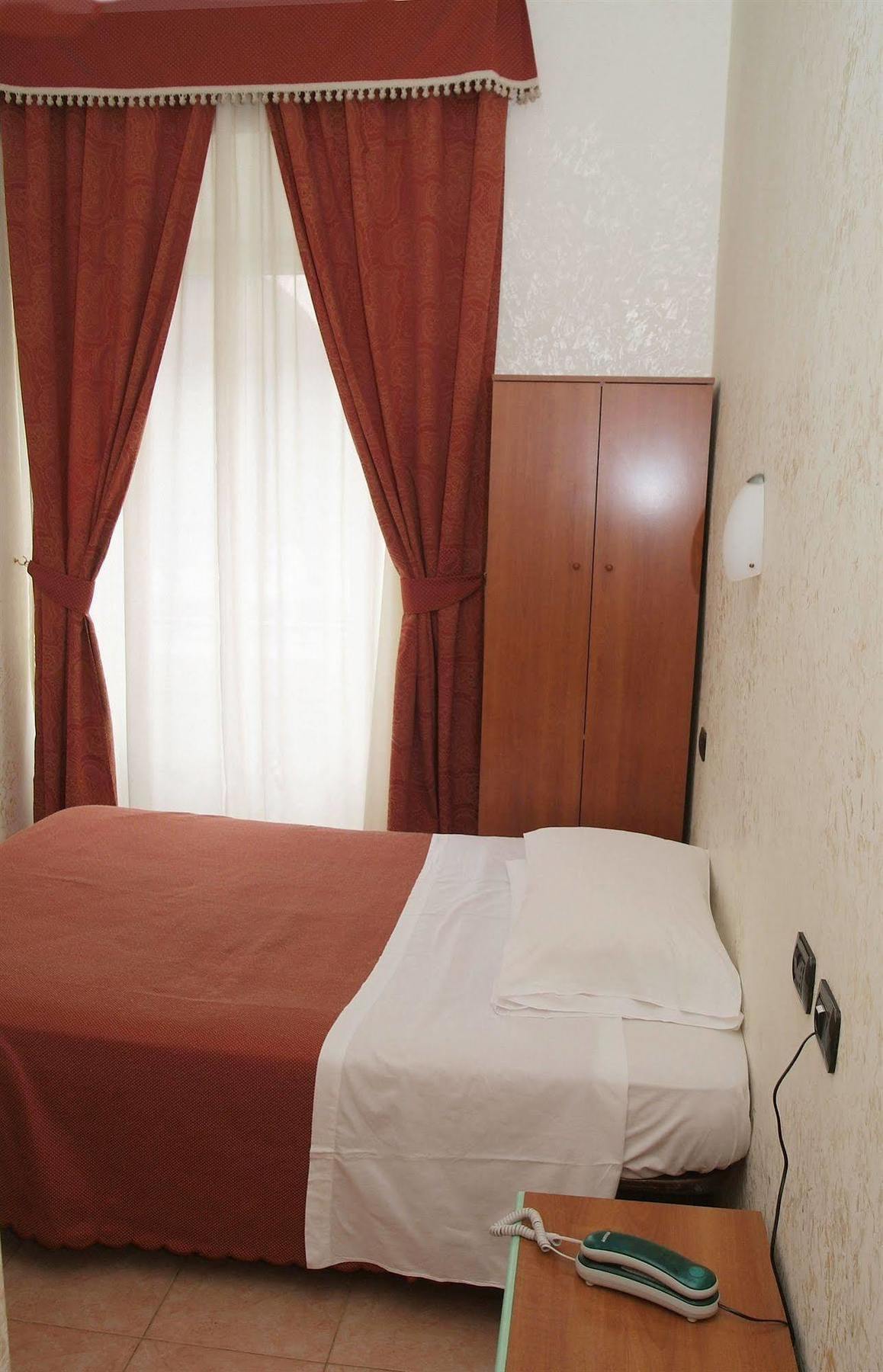 Hotel Luciani Rome Bagian luar foto
