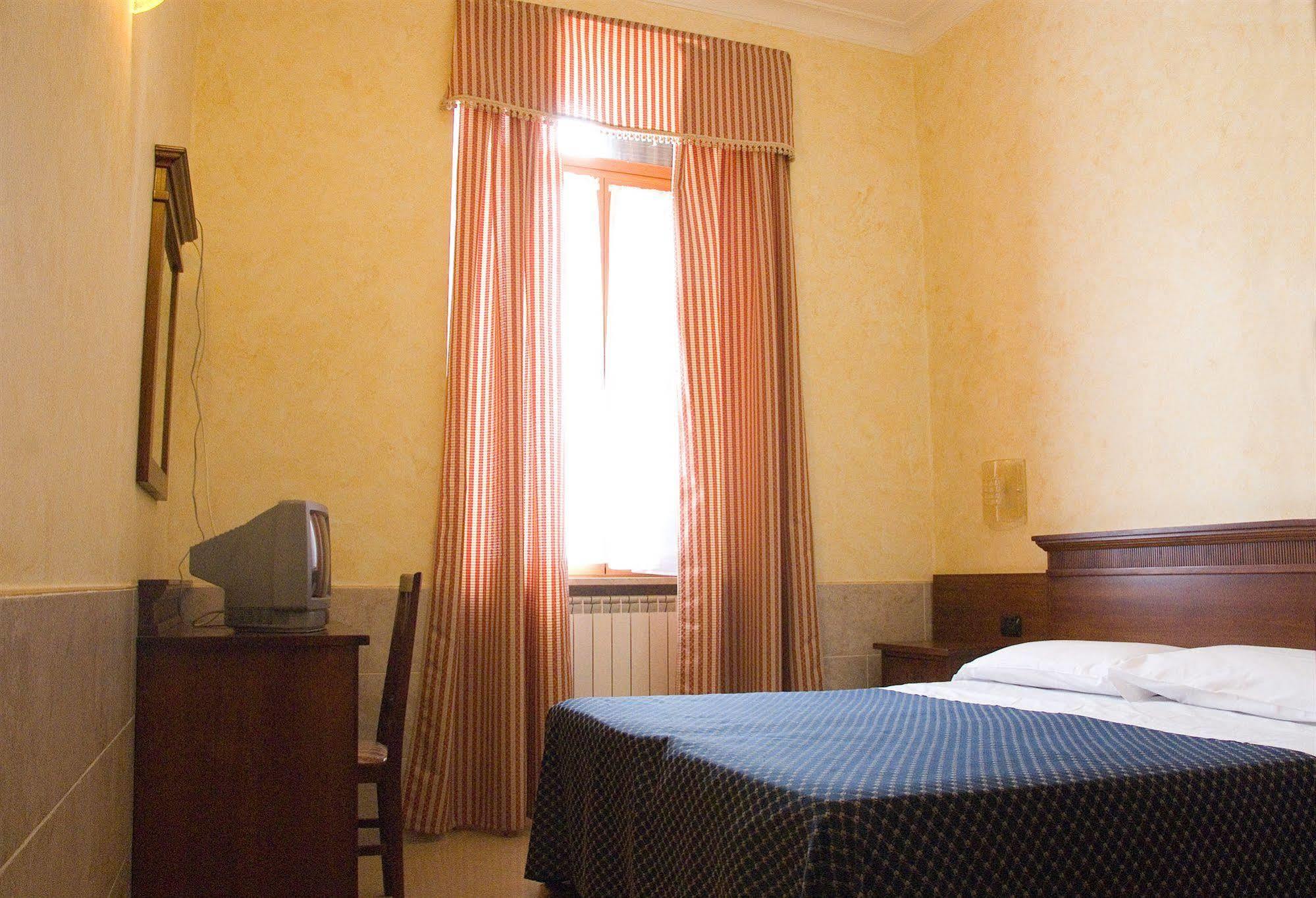 Hotel Luciani Rome Bagian luar foto