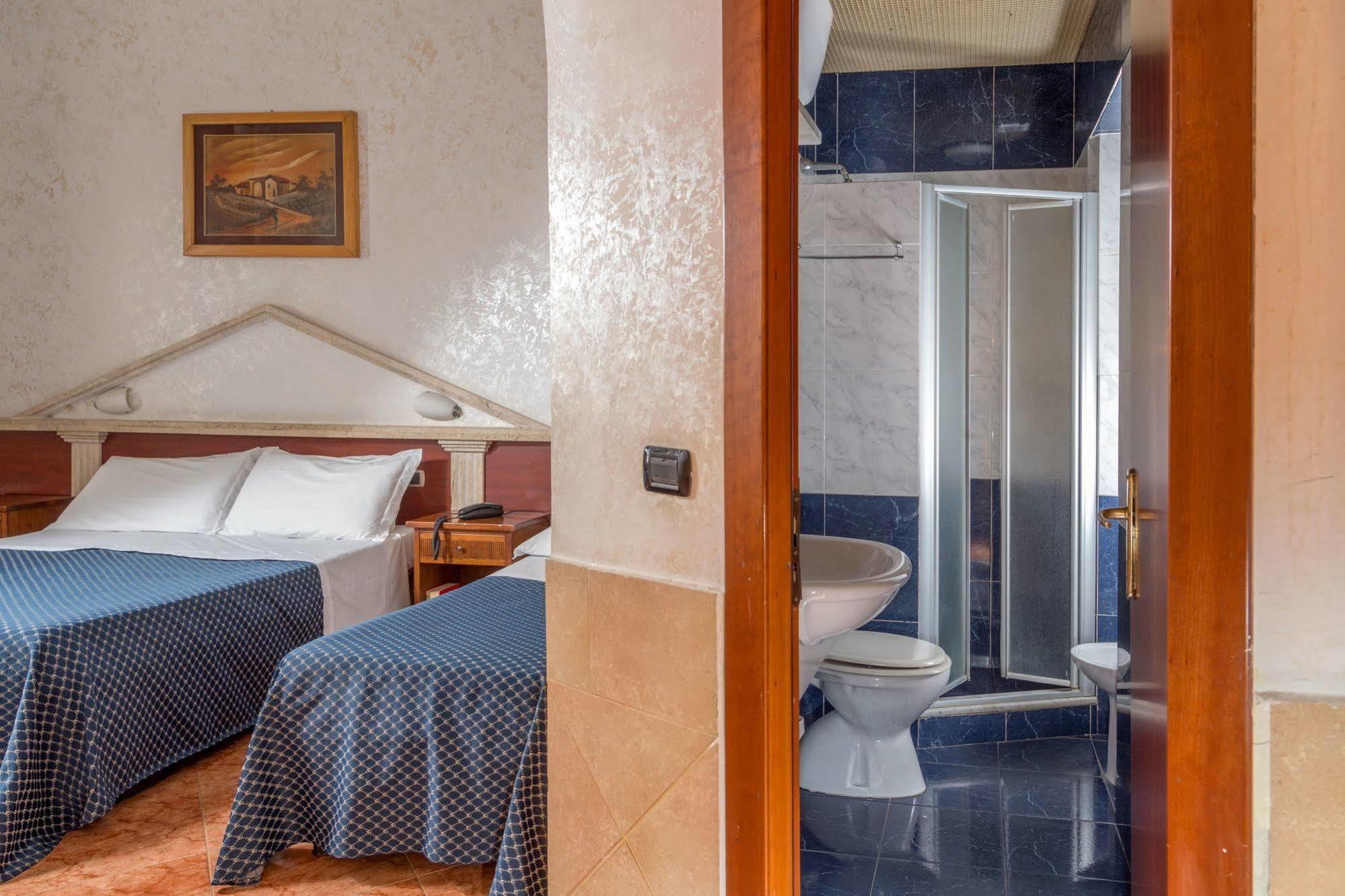 Hotel Luciani Rome Bagian luar foto