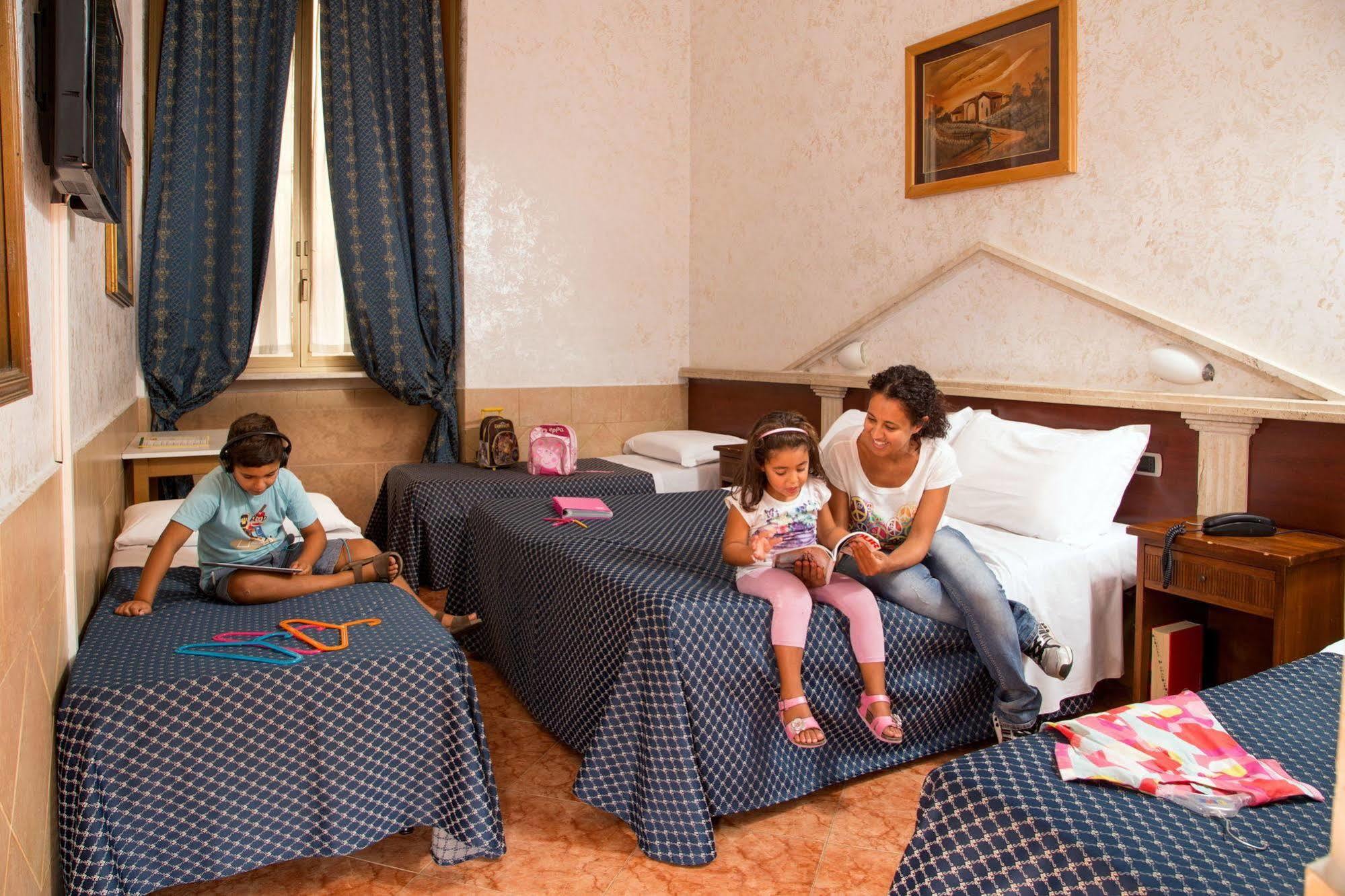 Hotel Luciani Rome Bagian luar foto